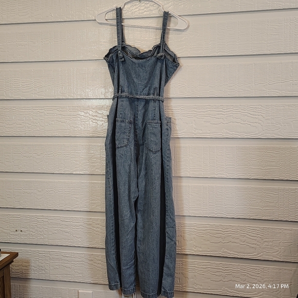 Light Denim Chambray Jumpsuit Knotted Strap Belt Women Medium 100% Cotton - Picture 6 of 12